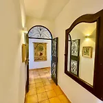 Casa Ella With Private Parking