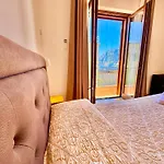 Casa Ella With Private Parking Semesterbostad