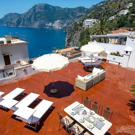 Casa Ella With Private Parking 펜션