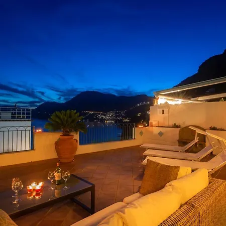 Casa Ella With Private Parking