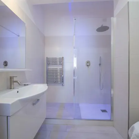 Casa Ella With Private Parking 別荘 *