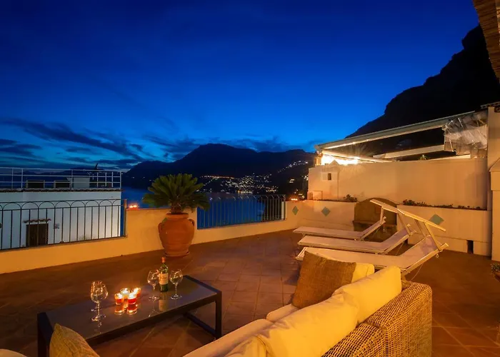 Casa Ella With Private Parking