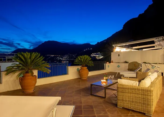 Casa Ella With Private Parking