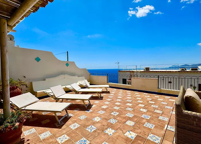 Casa Ella With Private Parking